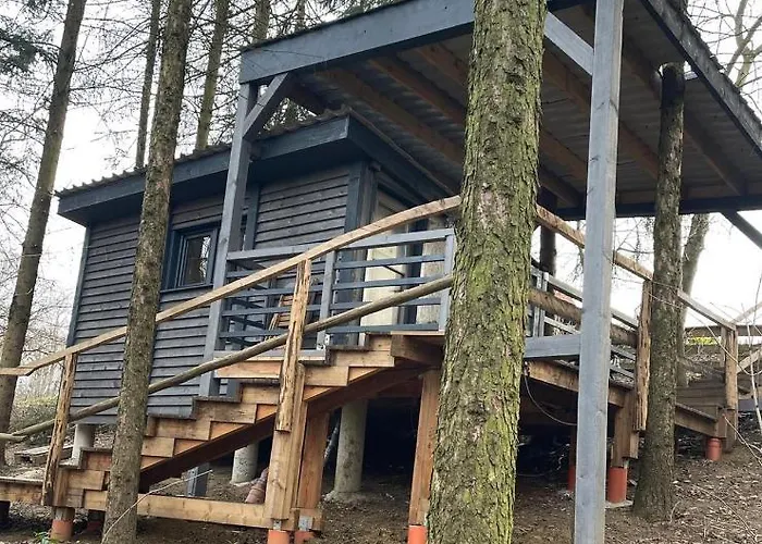 Waldhuette Fuchsbau * Fuerstenfeld